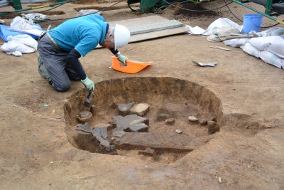 写真３縄文時代早期の土坑.JPG