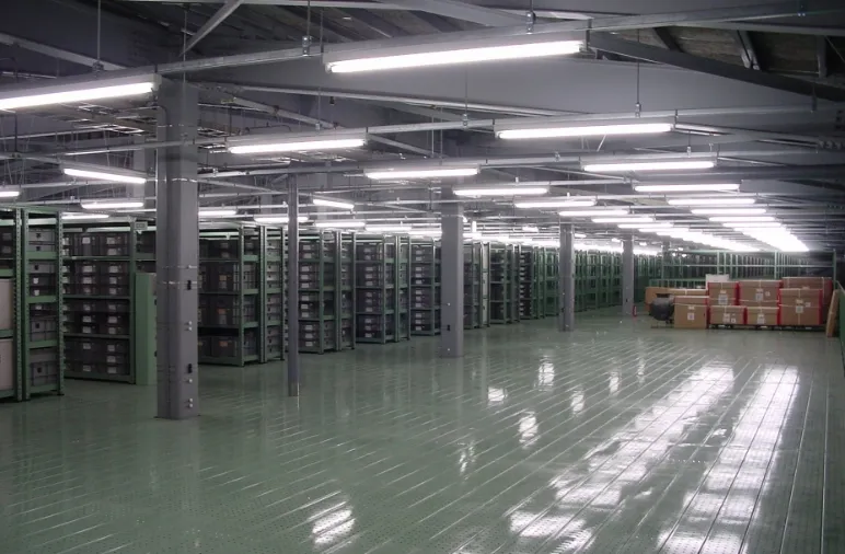 一般収蔵庫の内観