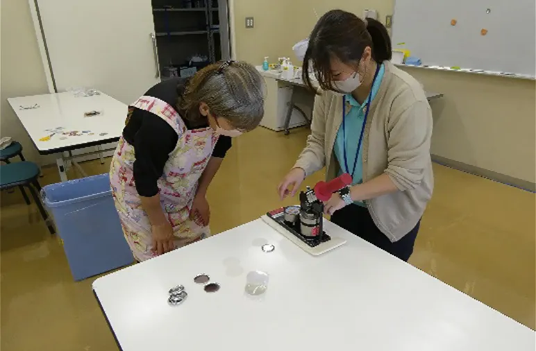 体験活動補助の様子